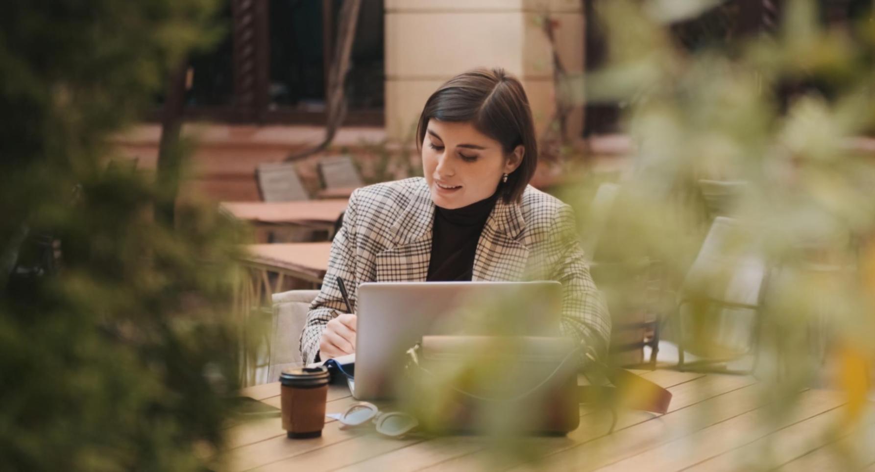 Evaluación continua de procesos financieros